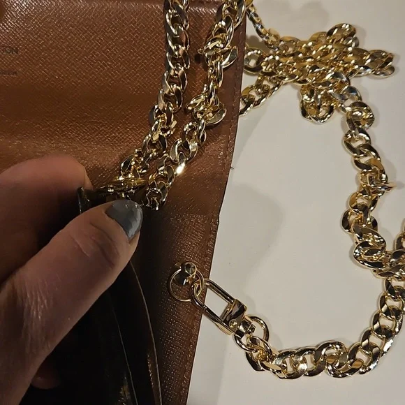 ❤️❤️Louis Vuitton Sarah Crossbody - Picture 5 of 6